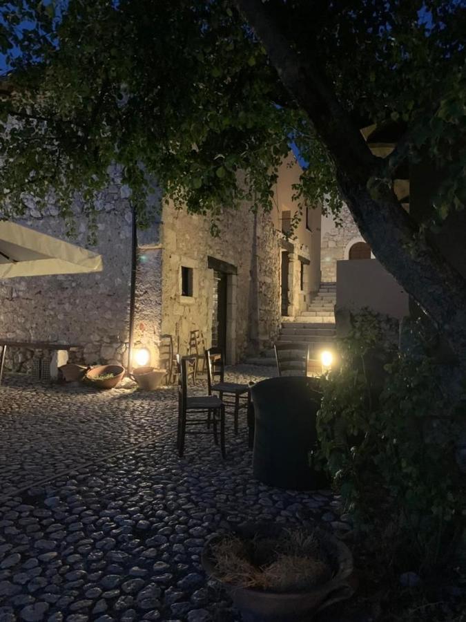 Hotel Antico Borgo di Albe Esterno foto