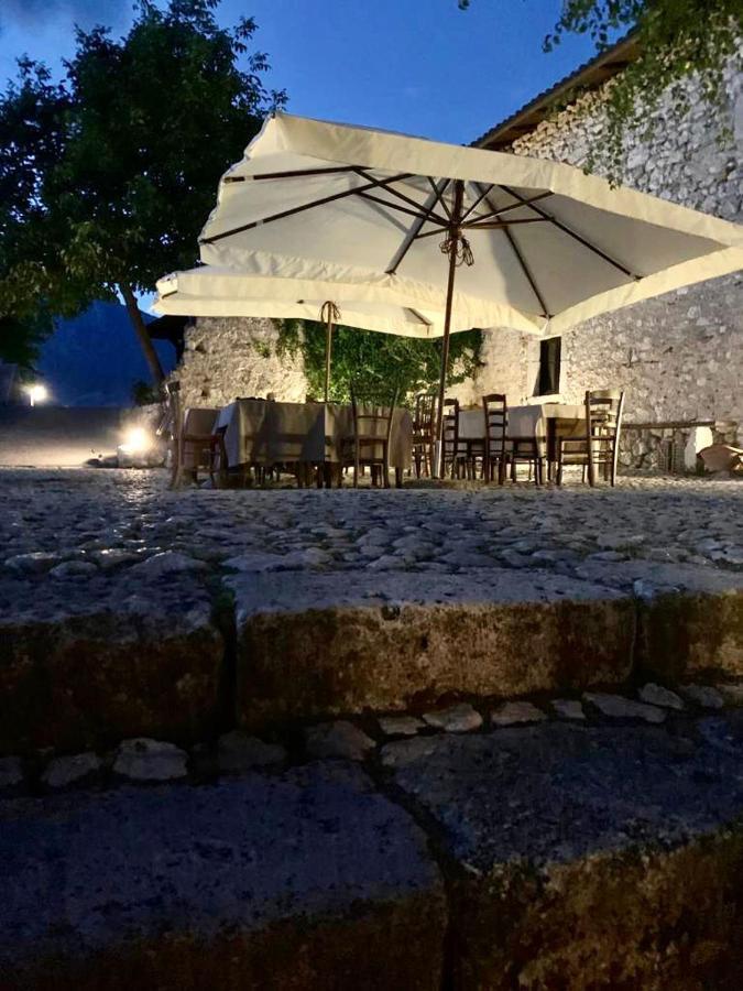 Hotel Antico Borgo di Albe Esterno foto